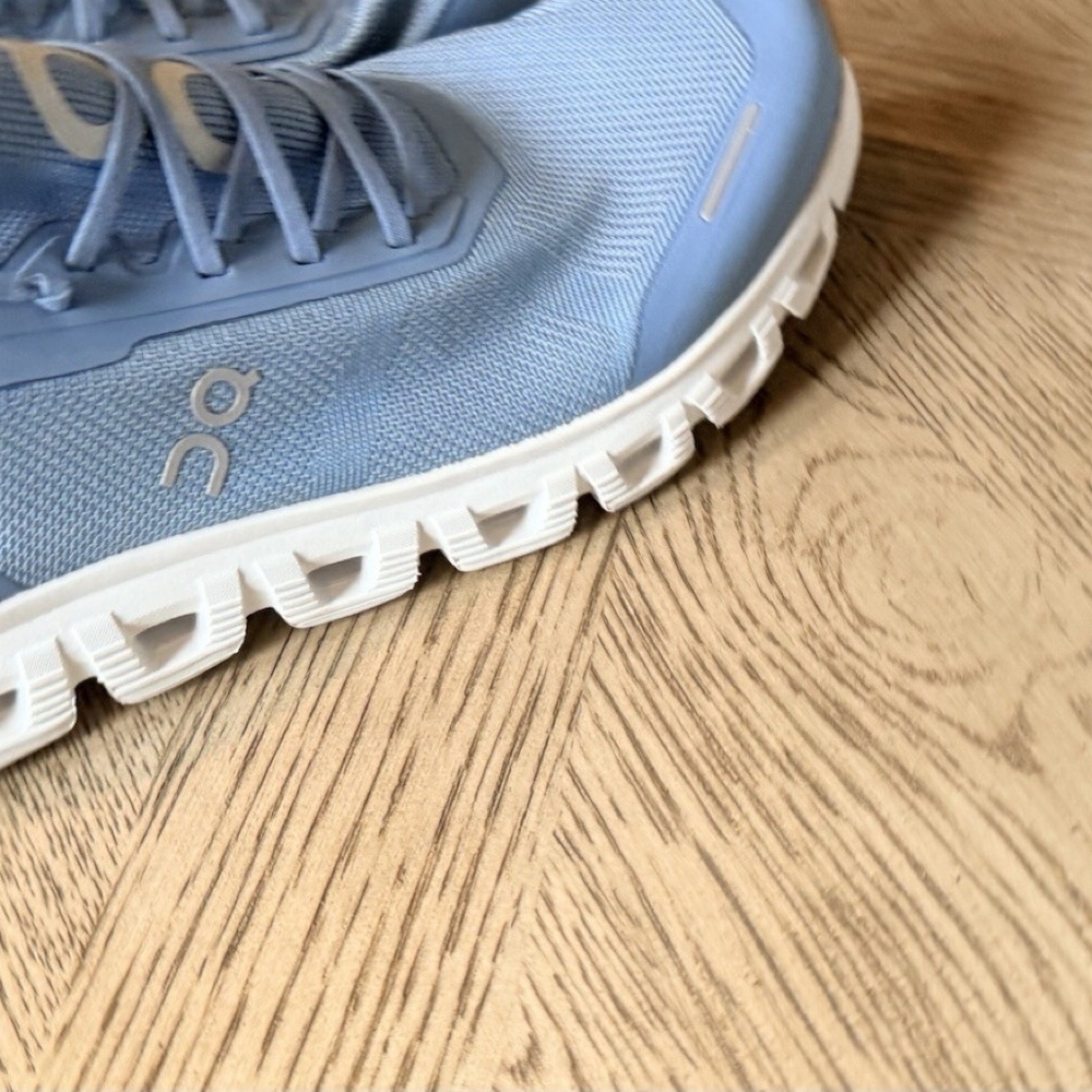 Women's On Running Cloud 6 Versa Light Blue/White Cloud OC Sneakers 9.5 NWOB - Picture 7 of 10